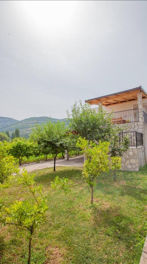 Vinarija "Delmo" Apartments Trebinje Exterior photo